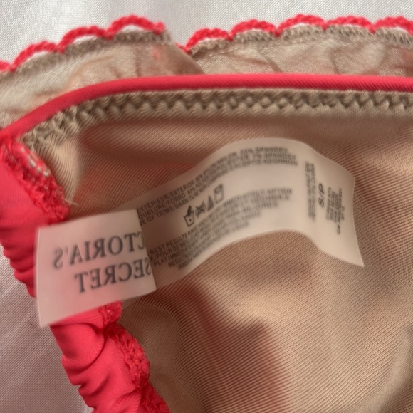 NWOT-Victoria’s Secret Coral Ruffle Trim String Bikini Set - Picture 8 of 12